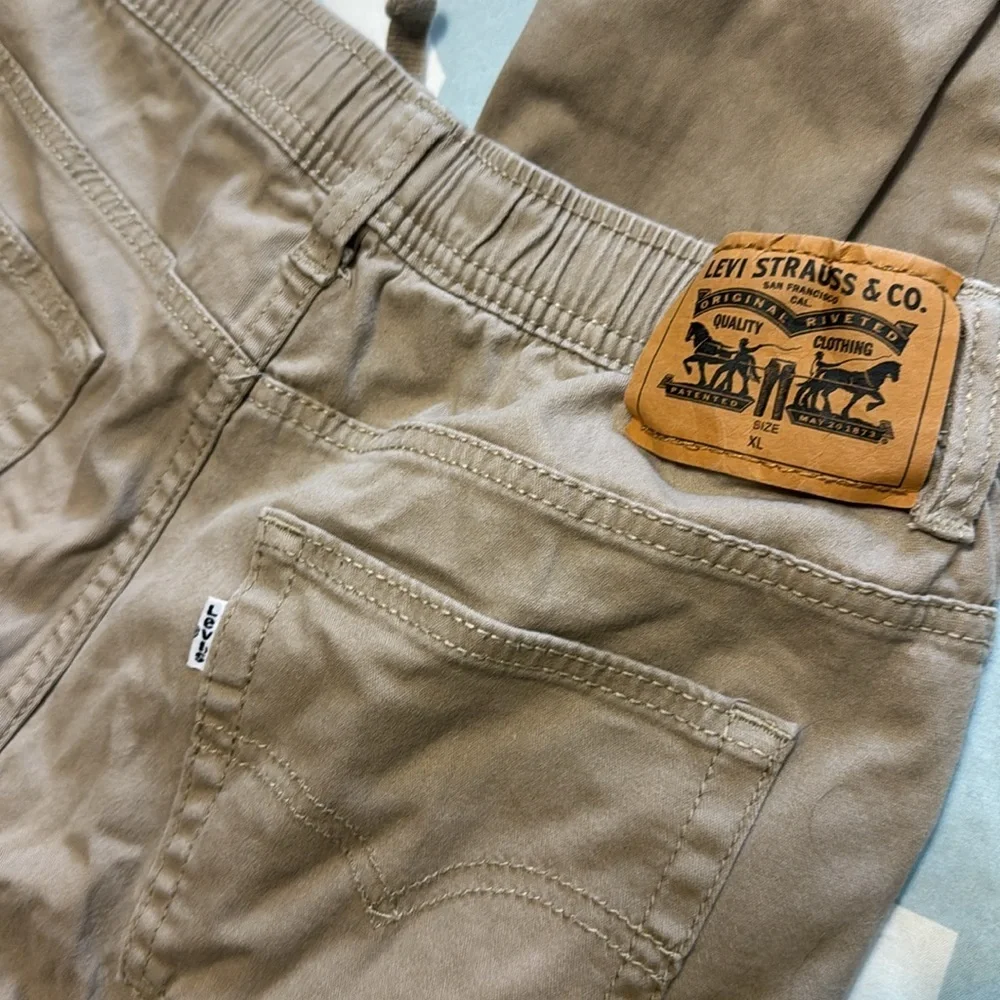 Levi’s jogger
